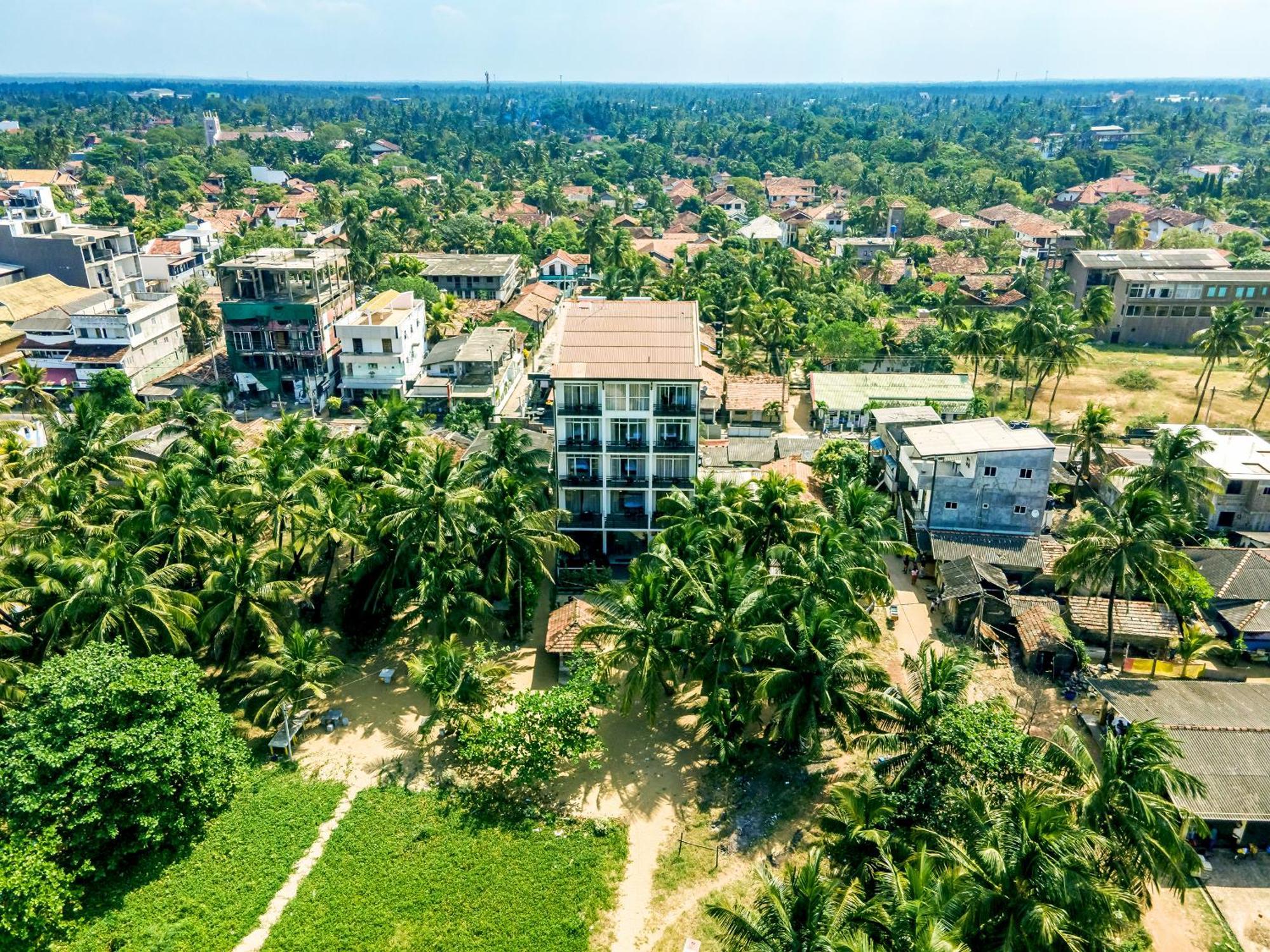Beverly Beach Negombo Buitenkant foto